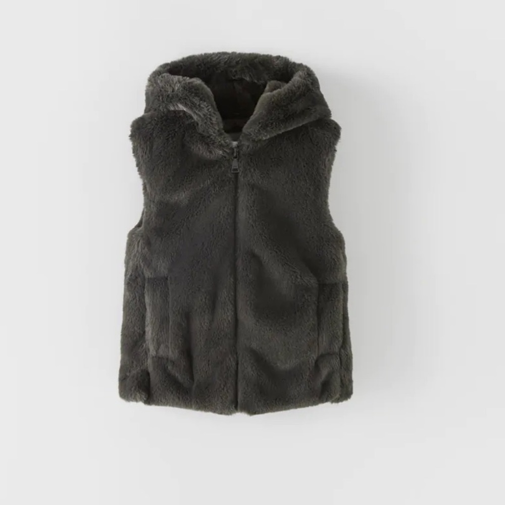 NWT Zara Faux Fur Vest